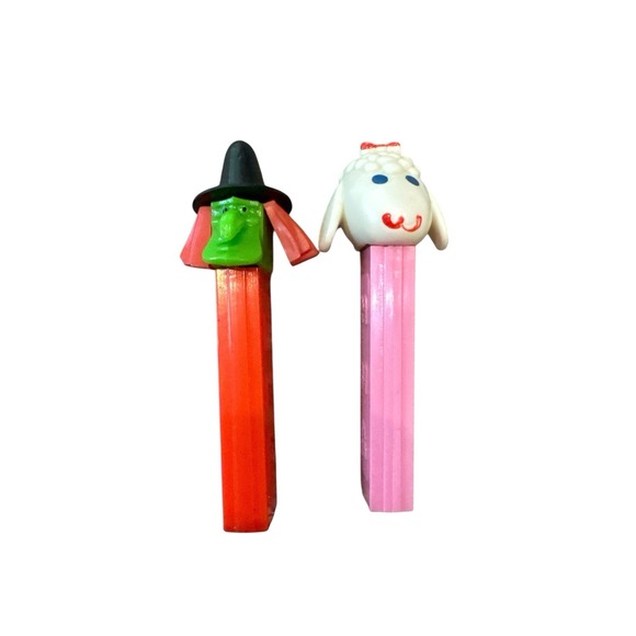 Vintage Pez Dispensers Witch and Lamb vintage no‎ feet Pez - Picture 1 of 3